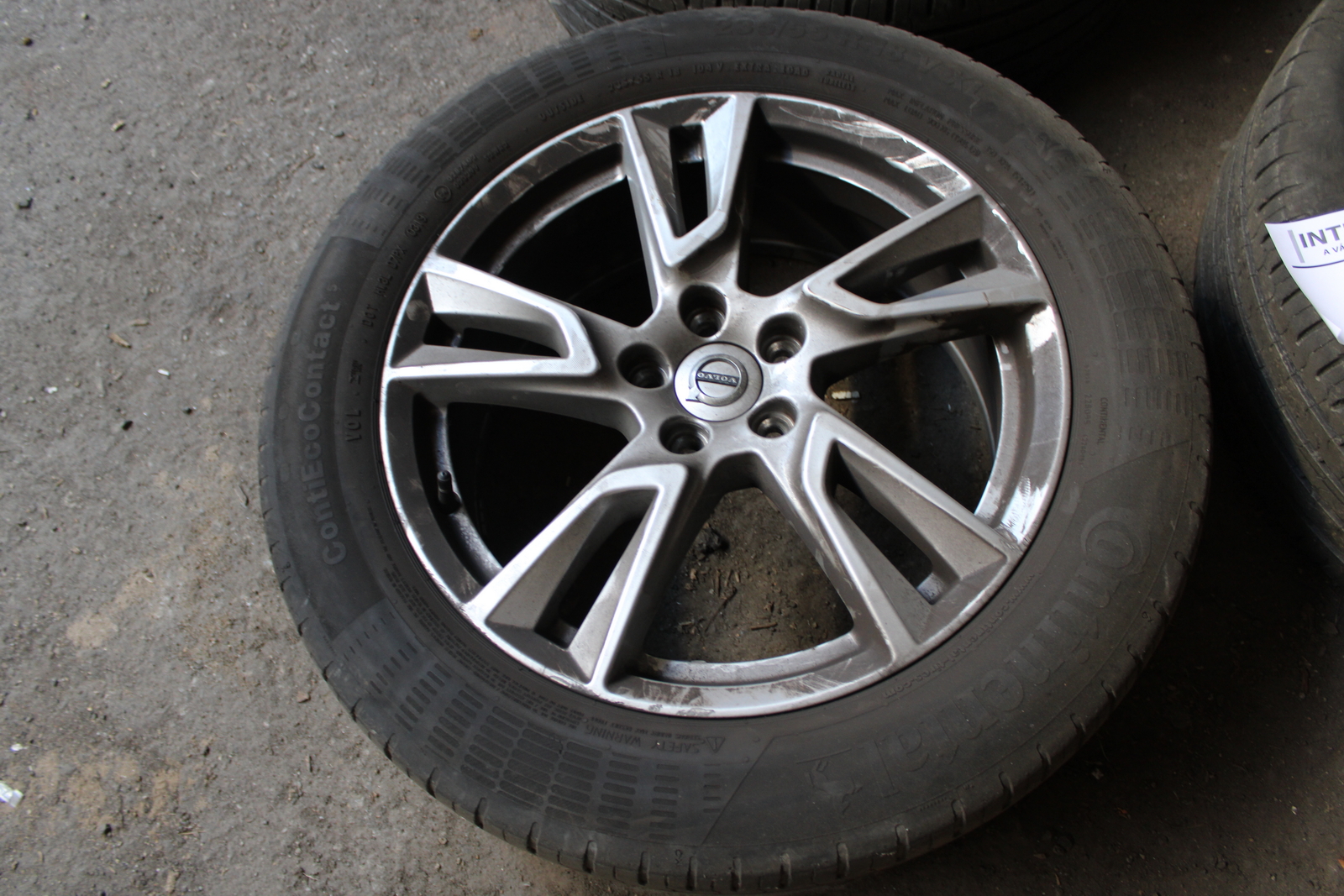 Alufelni és autógumi 2