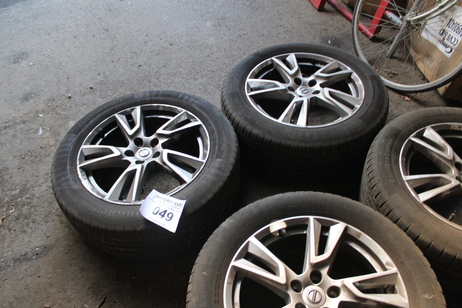 Alufelni és autógumi 10