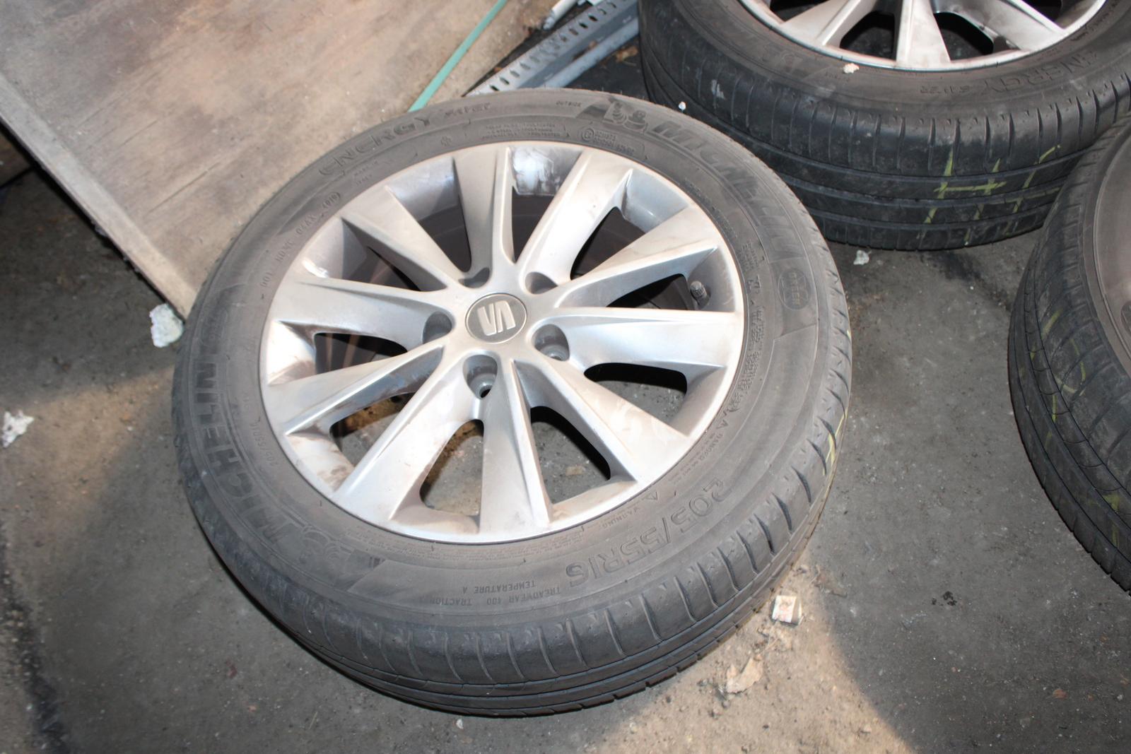 Alufelni és autógumi 9