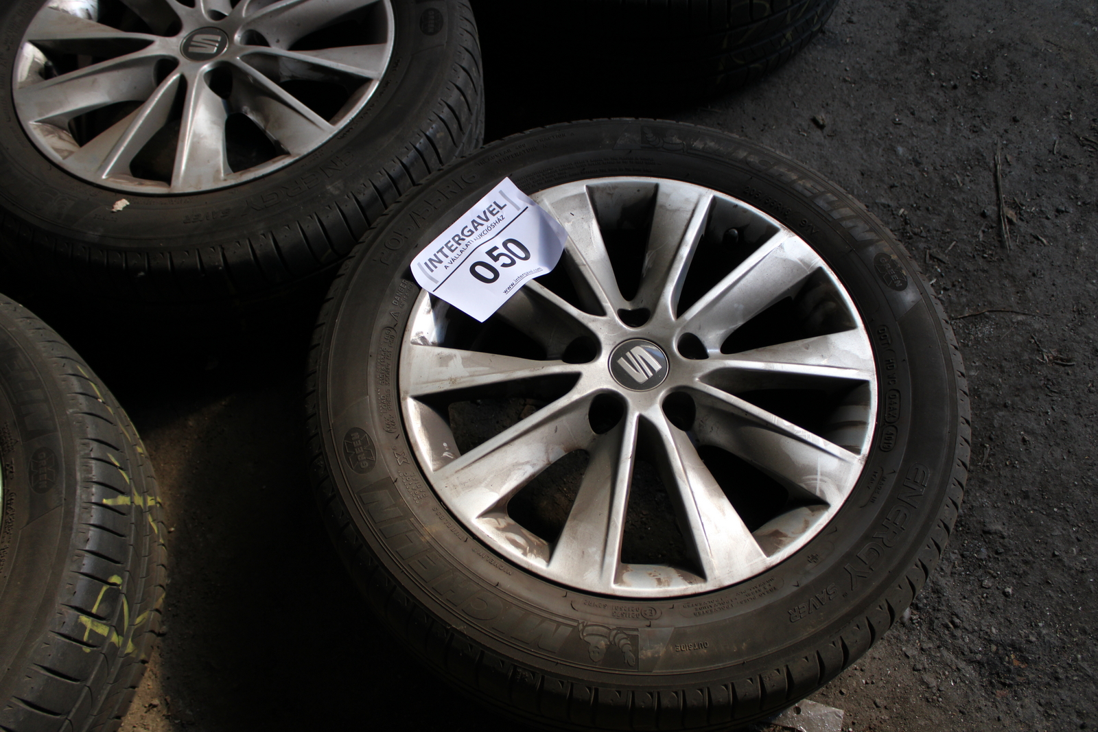 Alufelni és autógumi 11