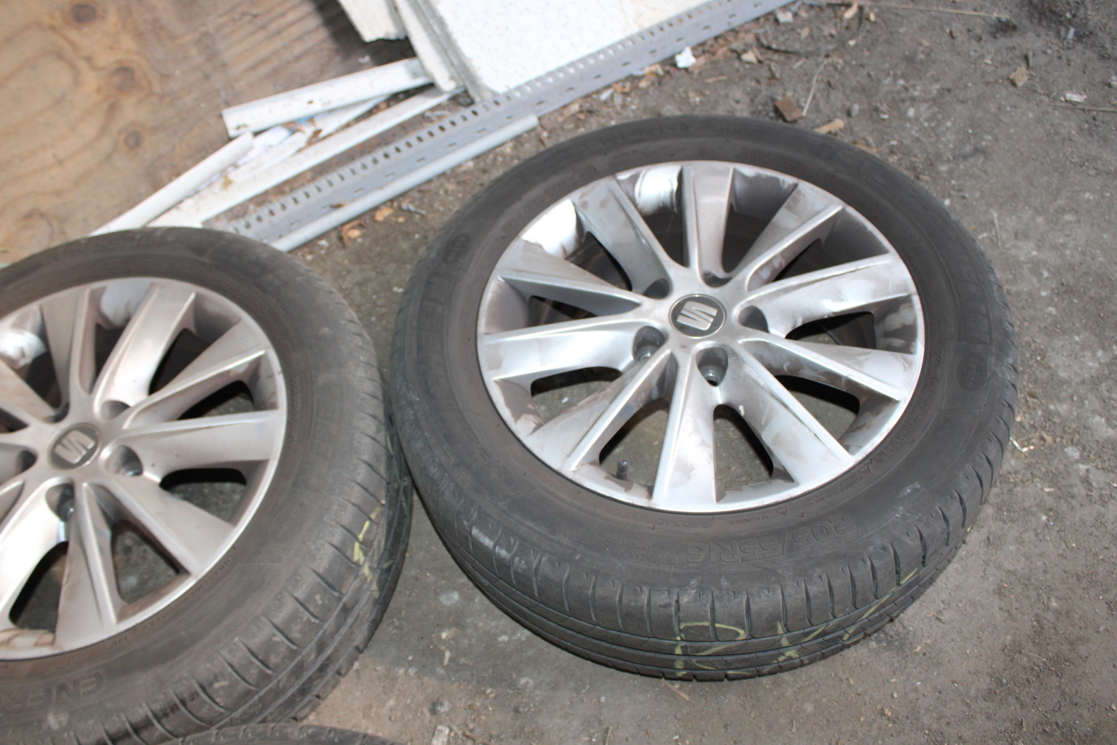 Alufelni és autógumi 13