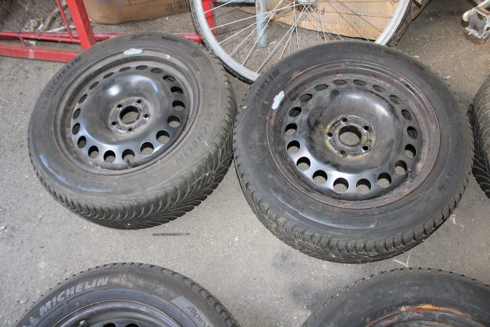 Lemezfelni és autógumi 4