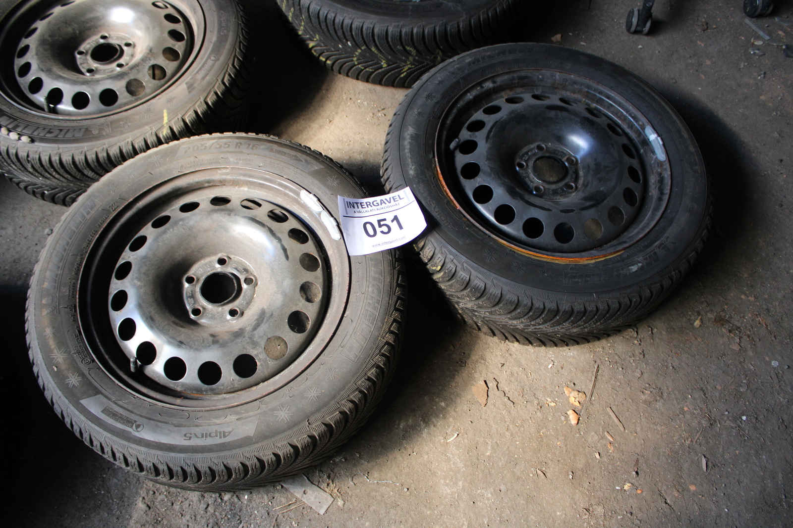 Lemezfelni és autógumi 6