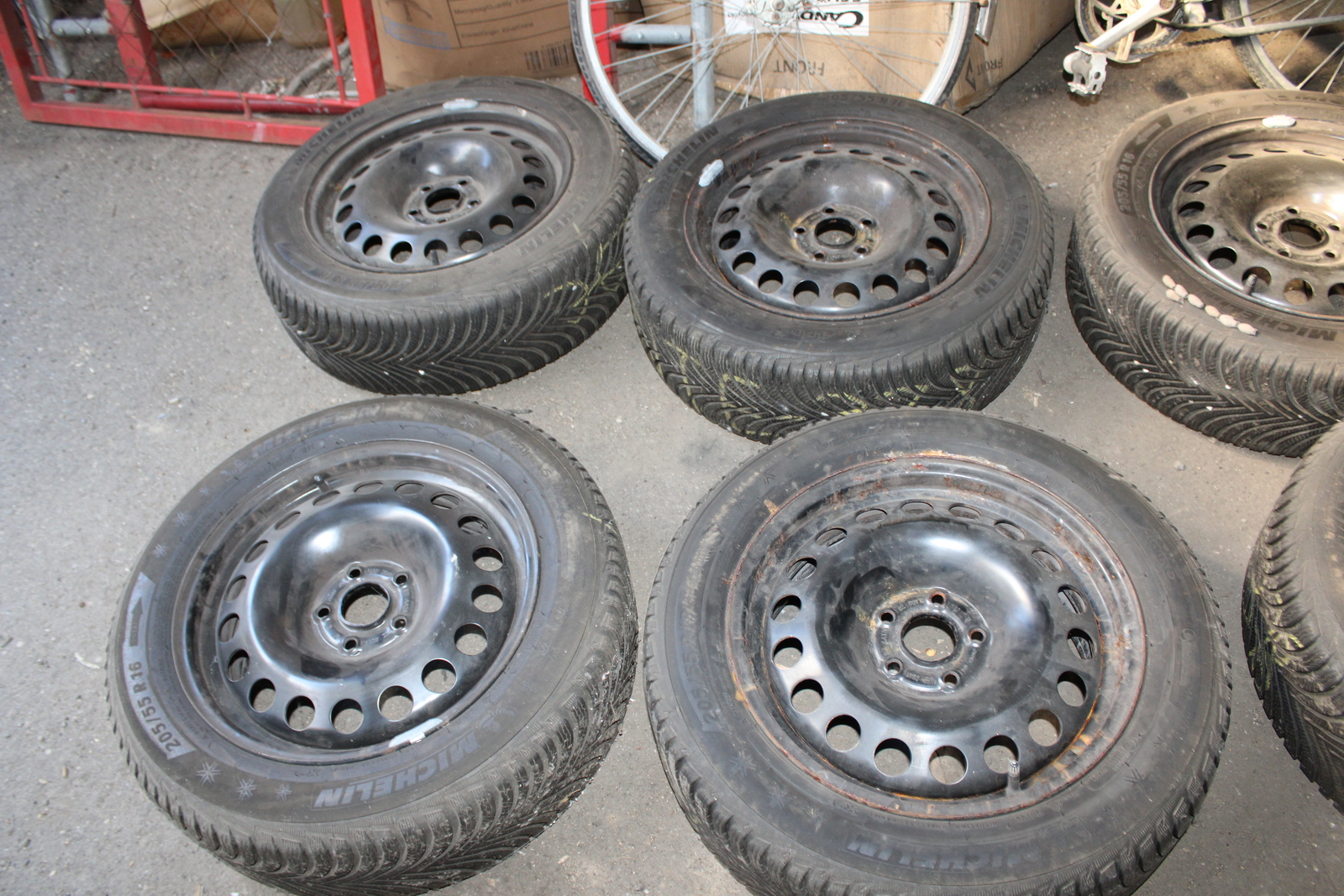 Lemezfelni és autógumi 14