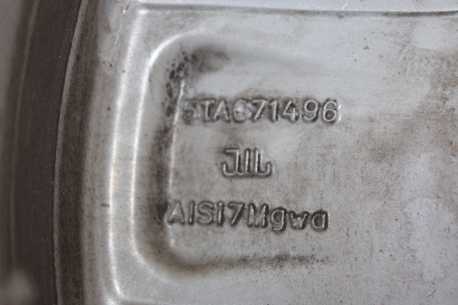 Alufelni és autógumi 10