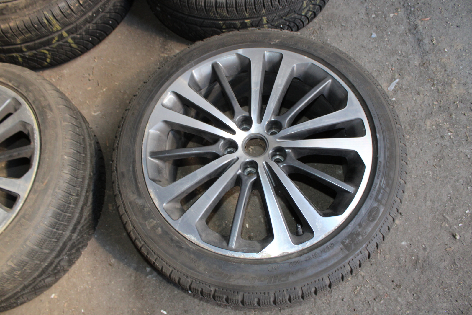 Alufelni és autógumi 3