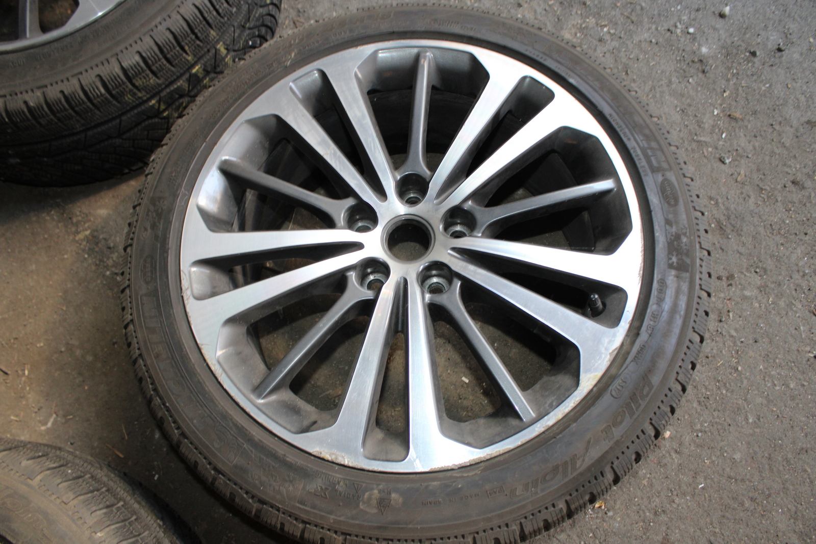 Alufelni és autógumi 8