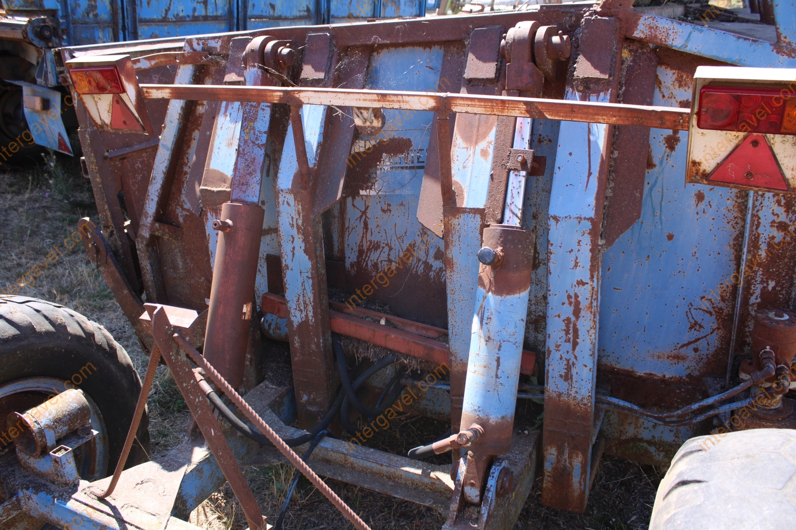 Szervestrágyaszóró - TG-10 21