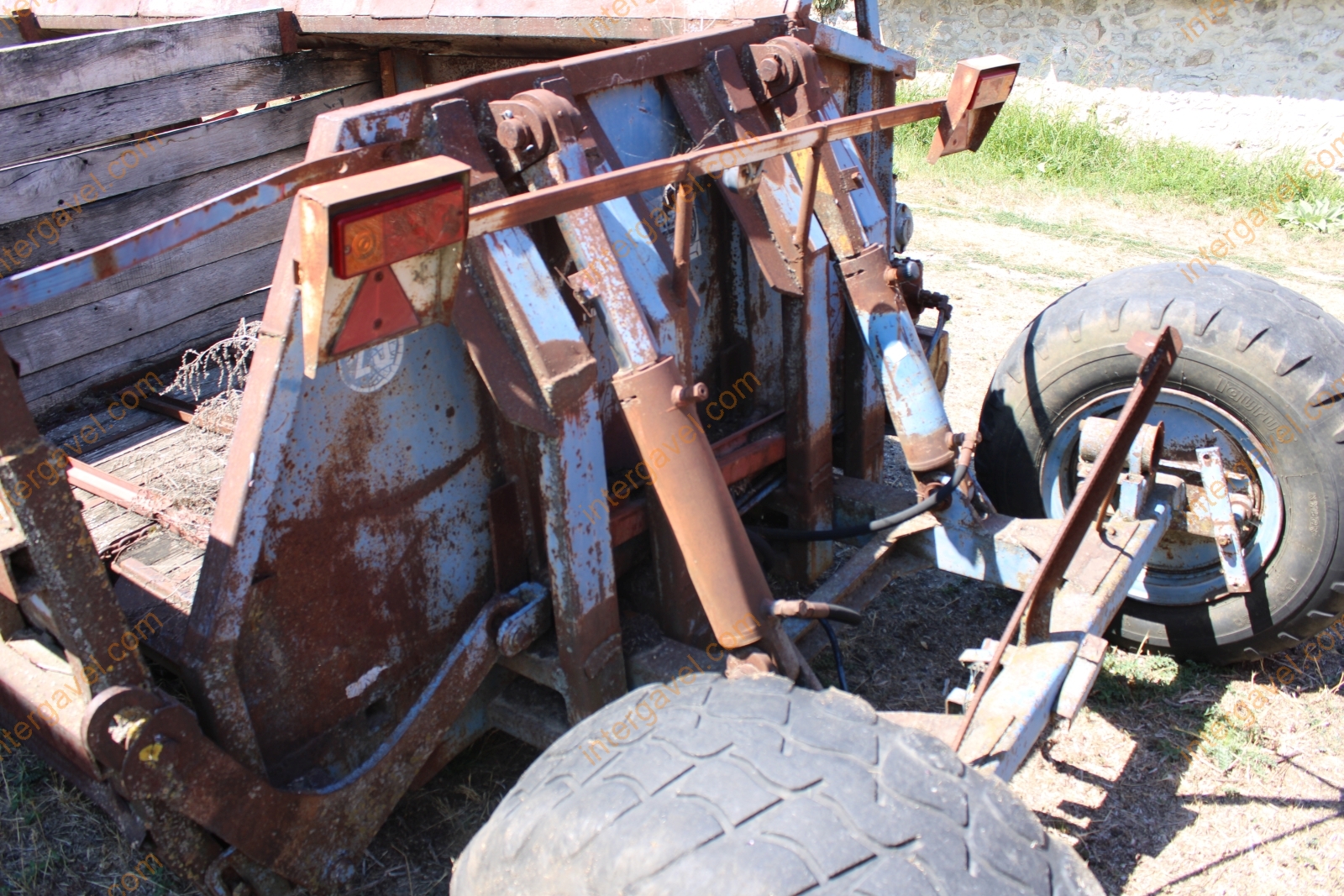 Szervestrágyaszóró - TG-10 22