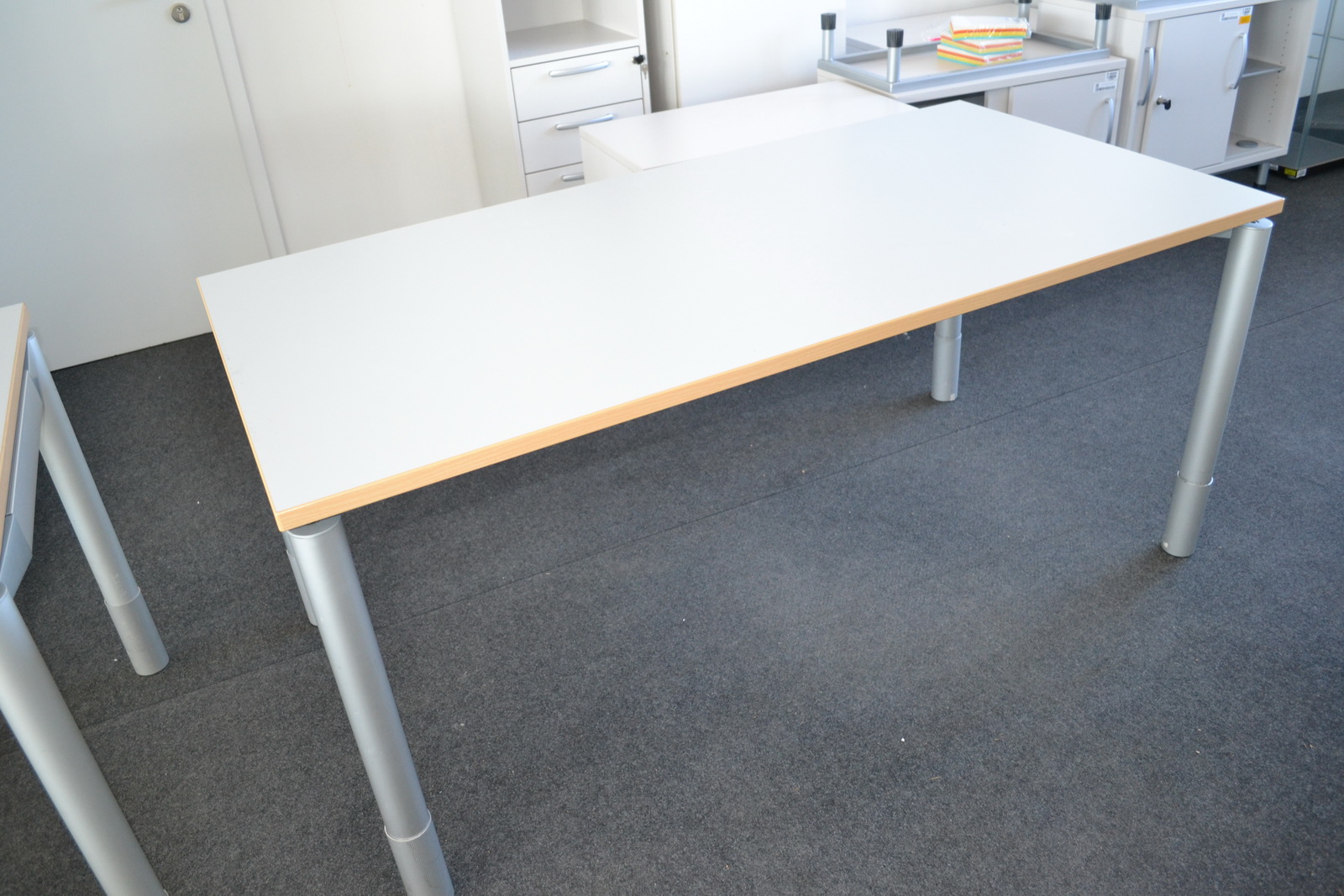 Tárgyalóasztal (szürke) 3