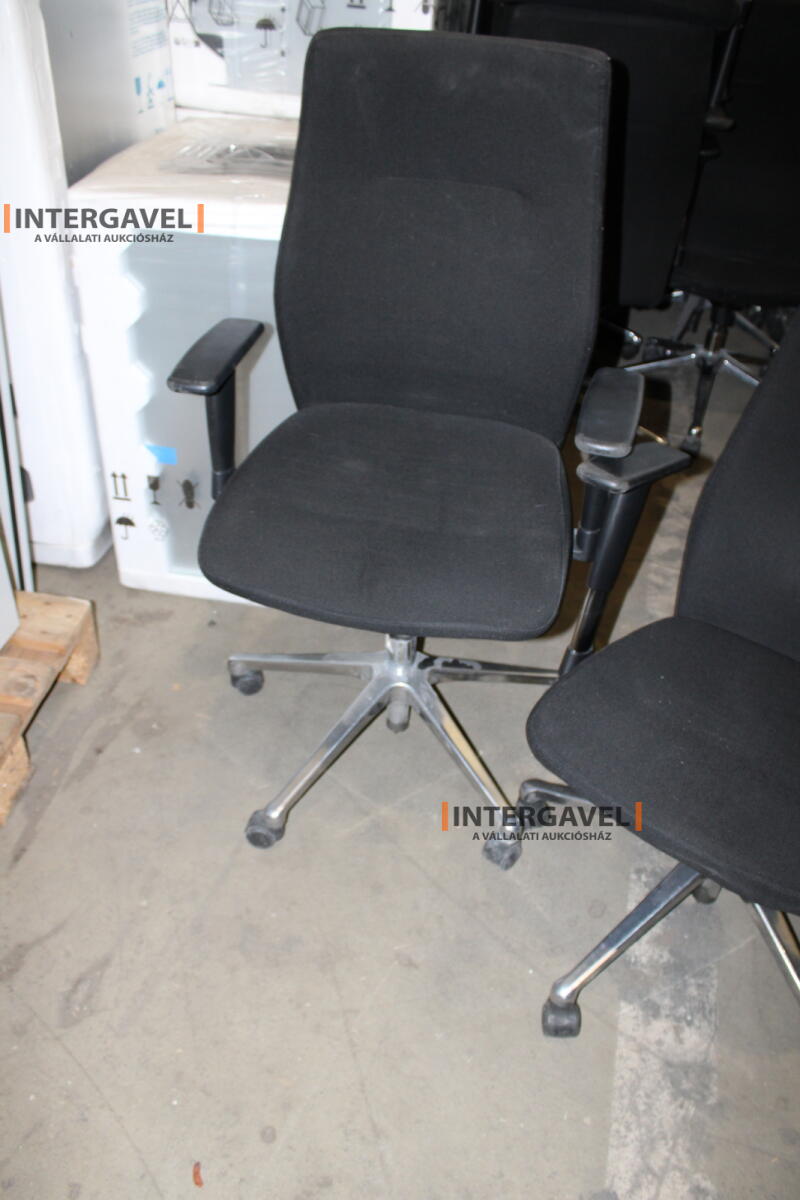 Irodai görgős szék (Fekete-Orlando) 2