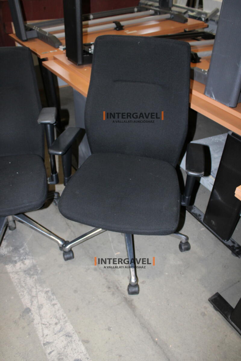 Irodai görgős szék (Fekete-Orlando) 4