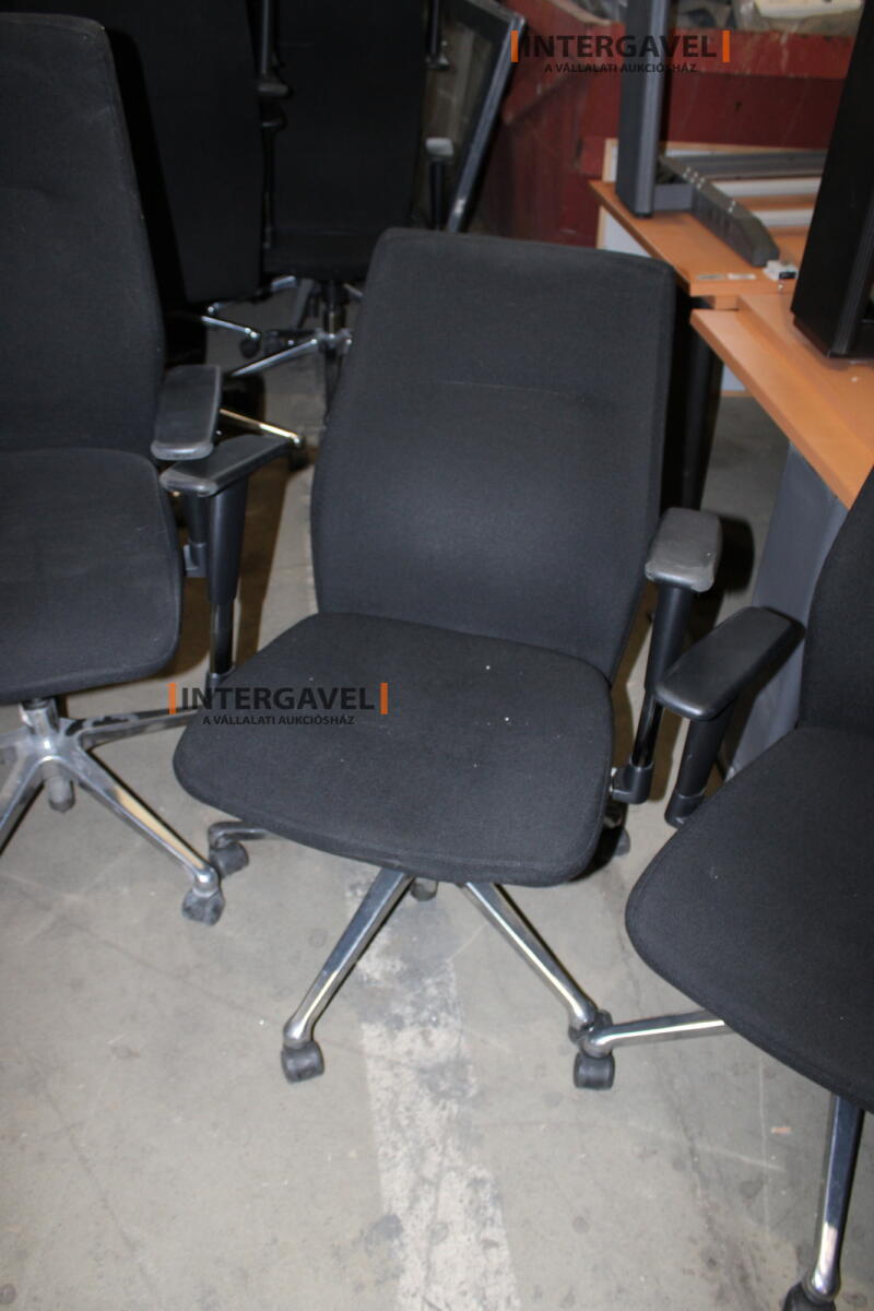 Irodai görgős szék (Fekete-Orlando) 3