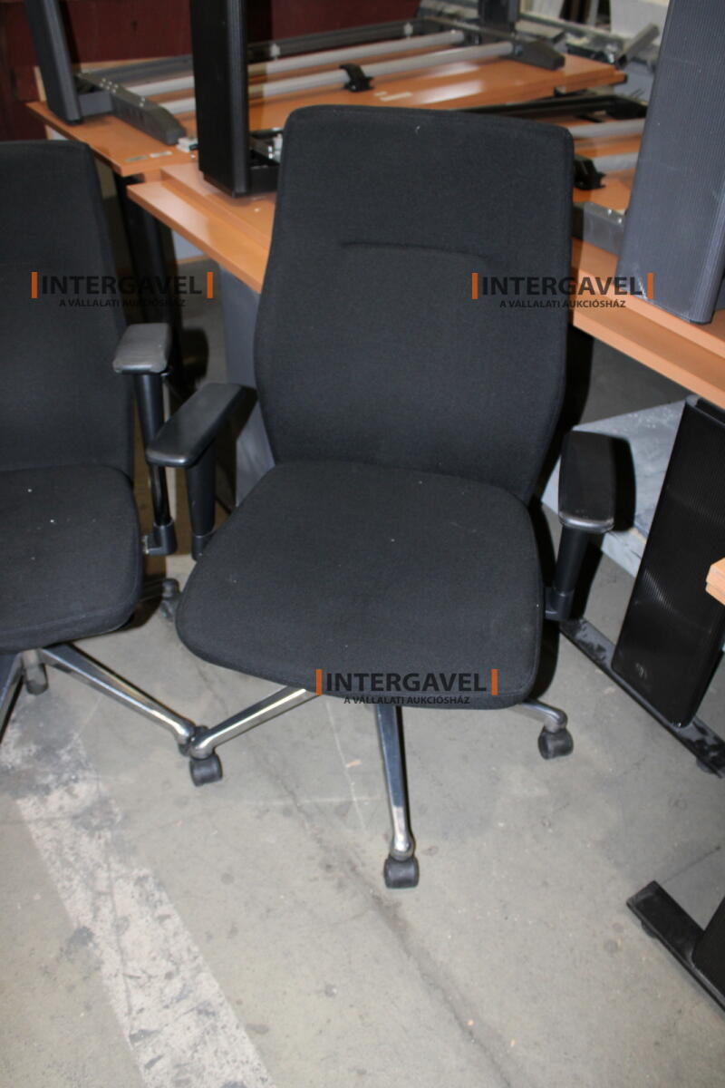Irodai görgős szék (Fekete-Orlando) 4