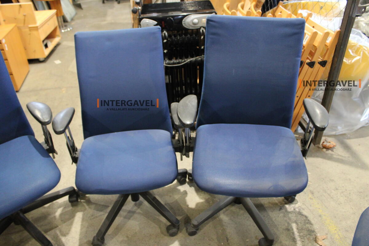 Irodai görgős szék (Comforto-kék) 2