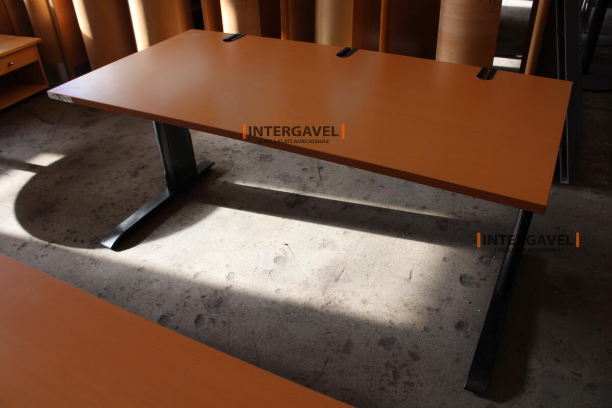 Íróasztal (BENE-1600mm) 2
