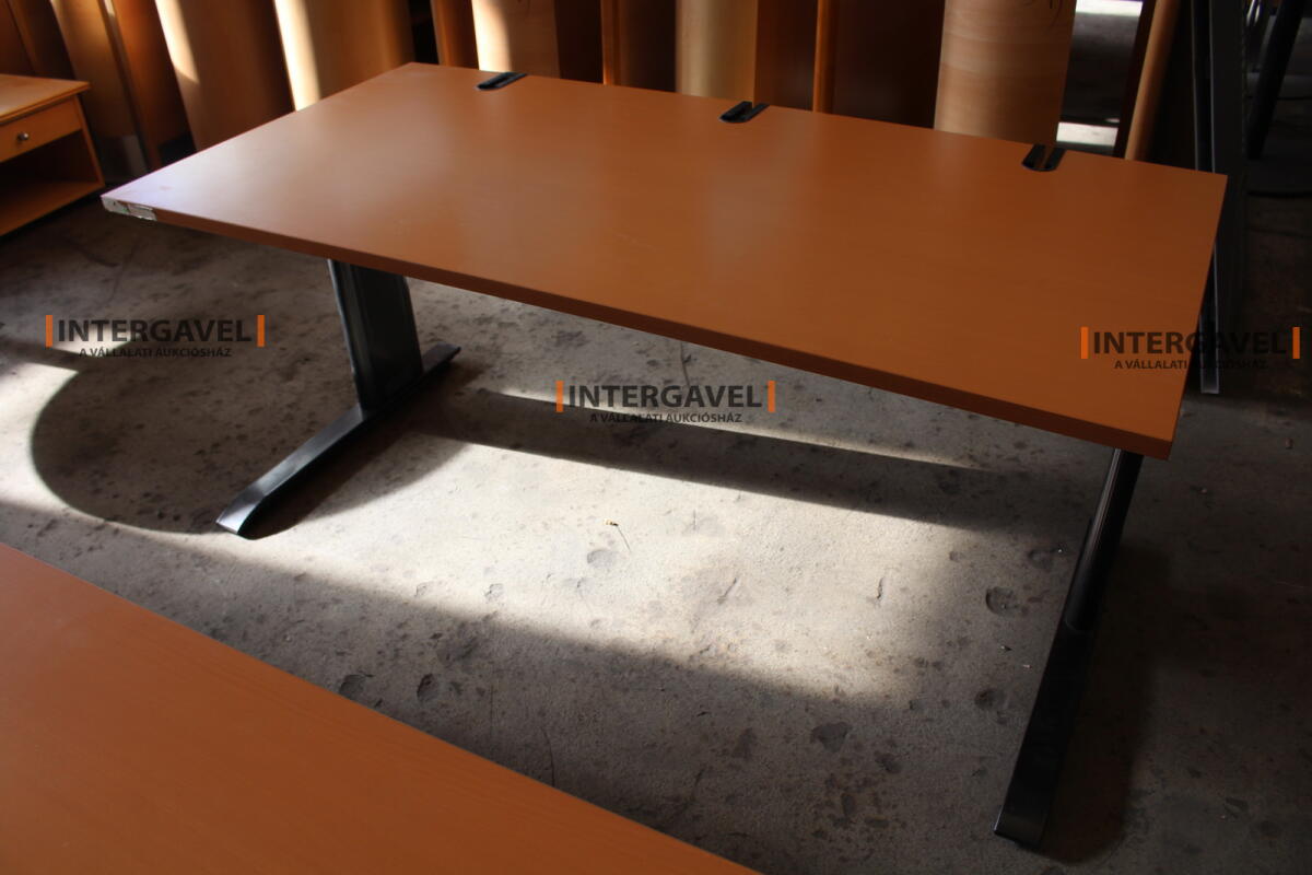 Íróasztal (BENE-1600mm) 2