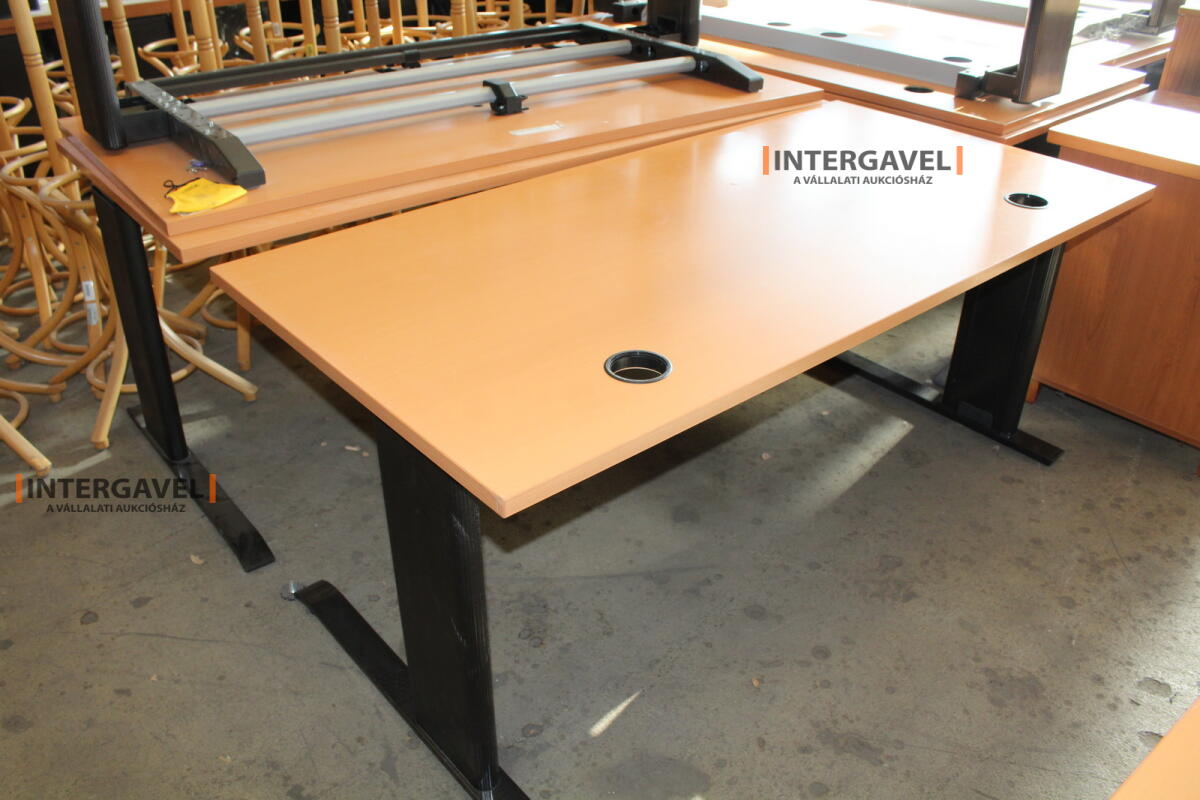 Íróasztal (BENE-1600mm)