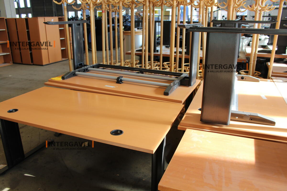 Desk (BENE-1600mm) 4