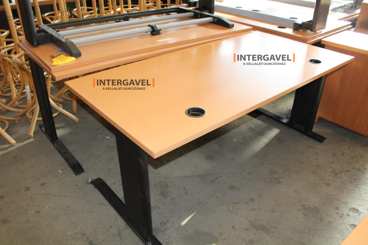 Íróasztal (BENE-1600mm)