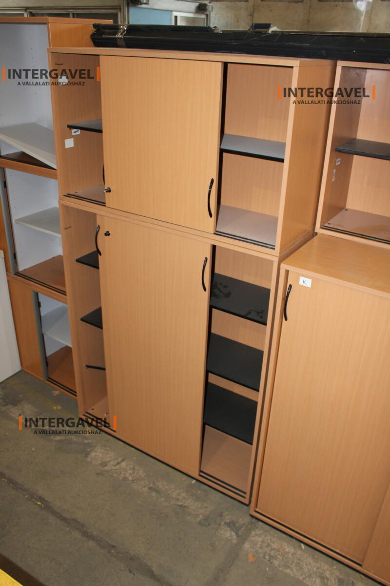 Tolóajtós szekrény 7