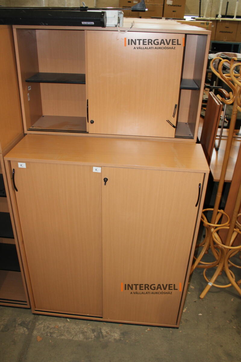 Tolóajtós szekrény 8