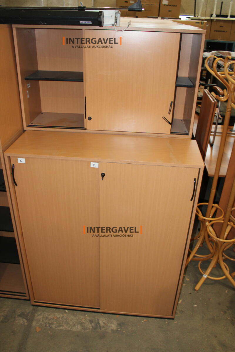 Tolóajtós szekrény 8