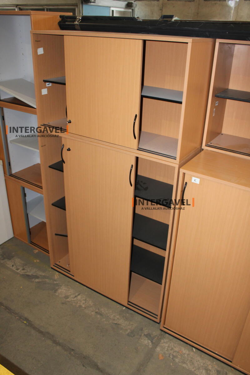 Tolóajtós szekrény 7