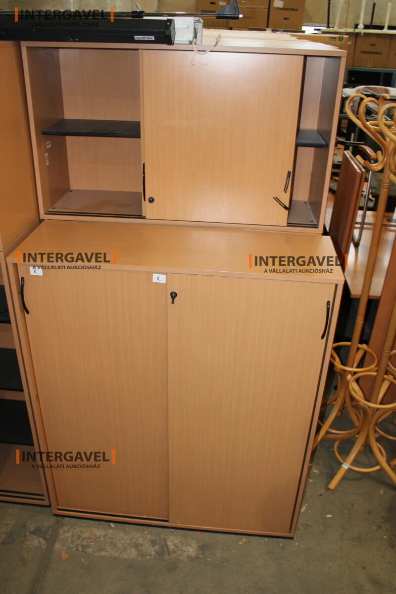 Tolóajtós szekrény 8