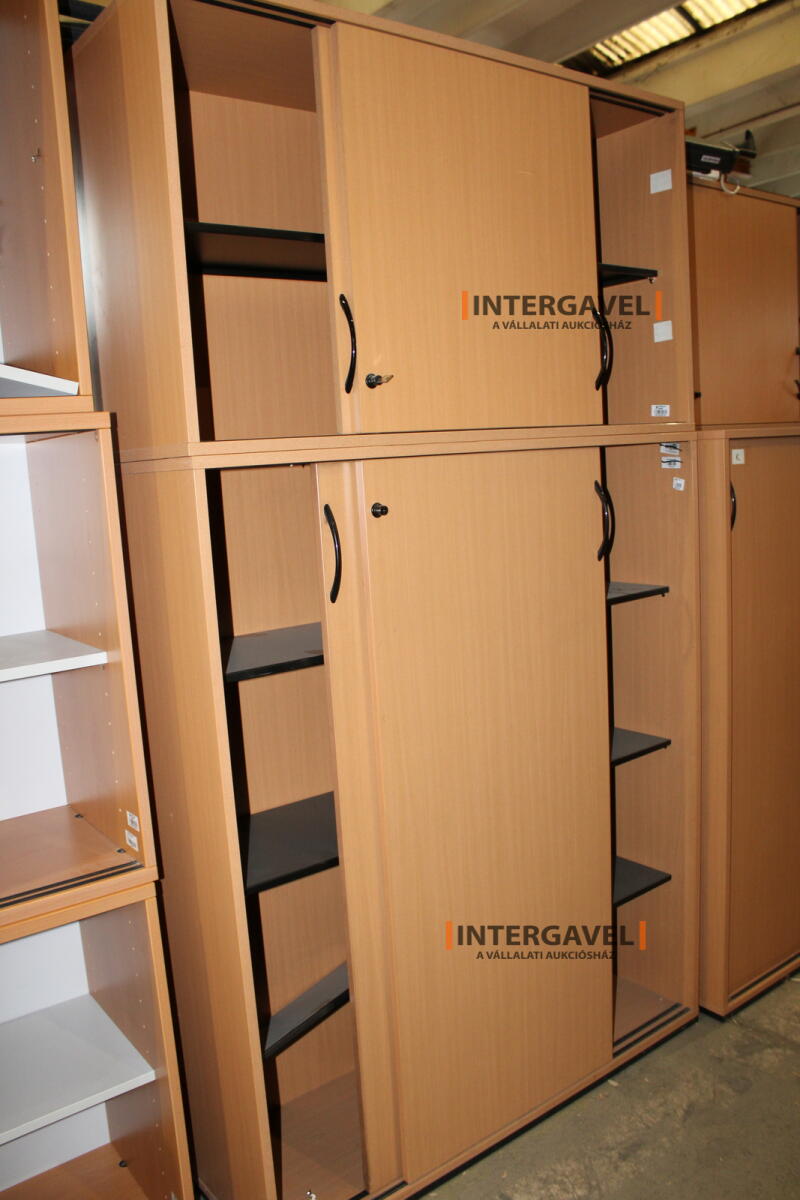 Tolóajtós szekrény 4