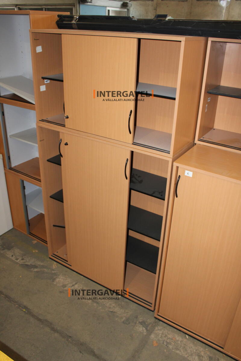 Tolóajtós szekrény 7