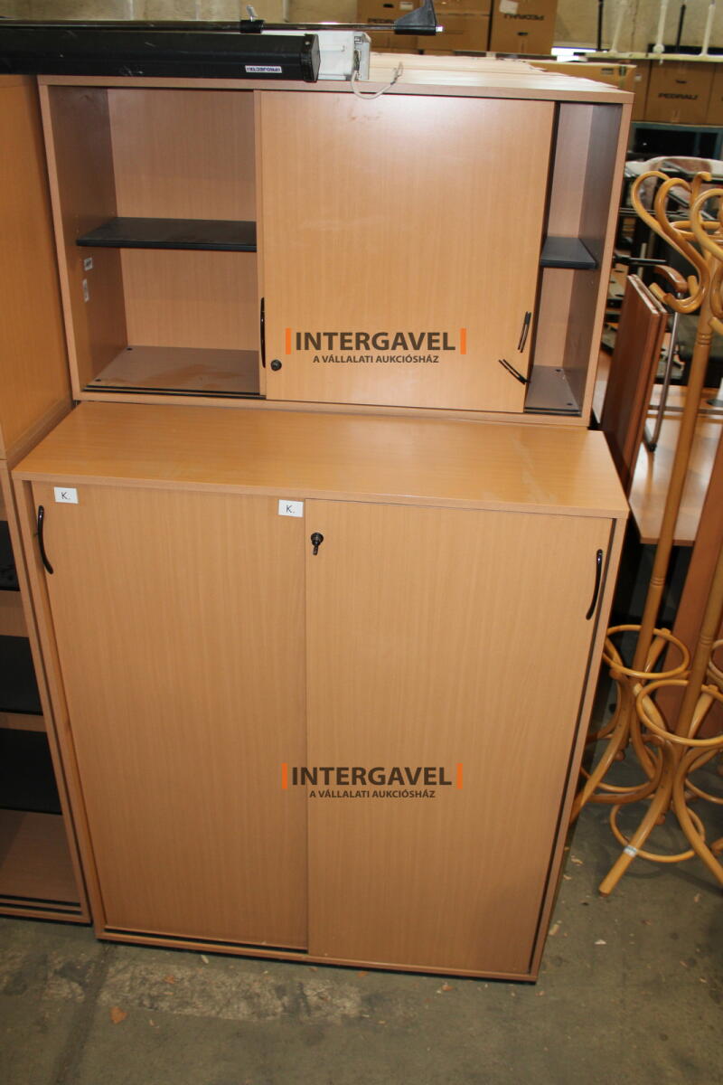 Tolóajtós szekrény 8