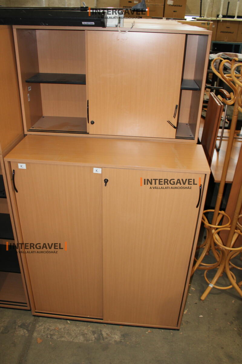 Tolóajtós szekrény 8