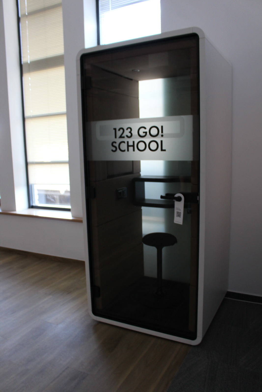 1 fős meeting hub (123 Go! School) 2