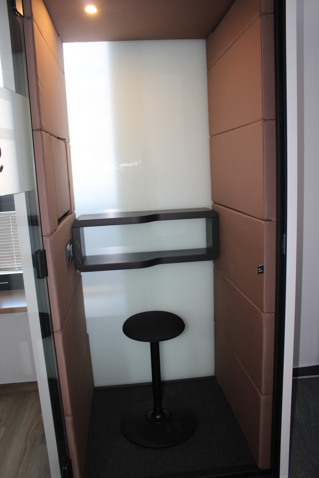 1 fős meeting hub (123 Go! School) 7