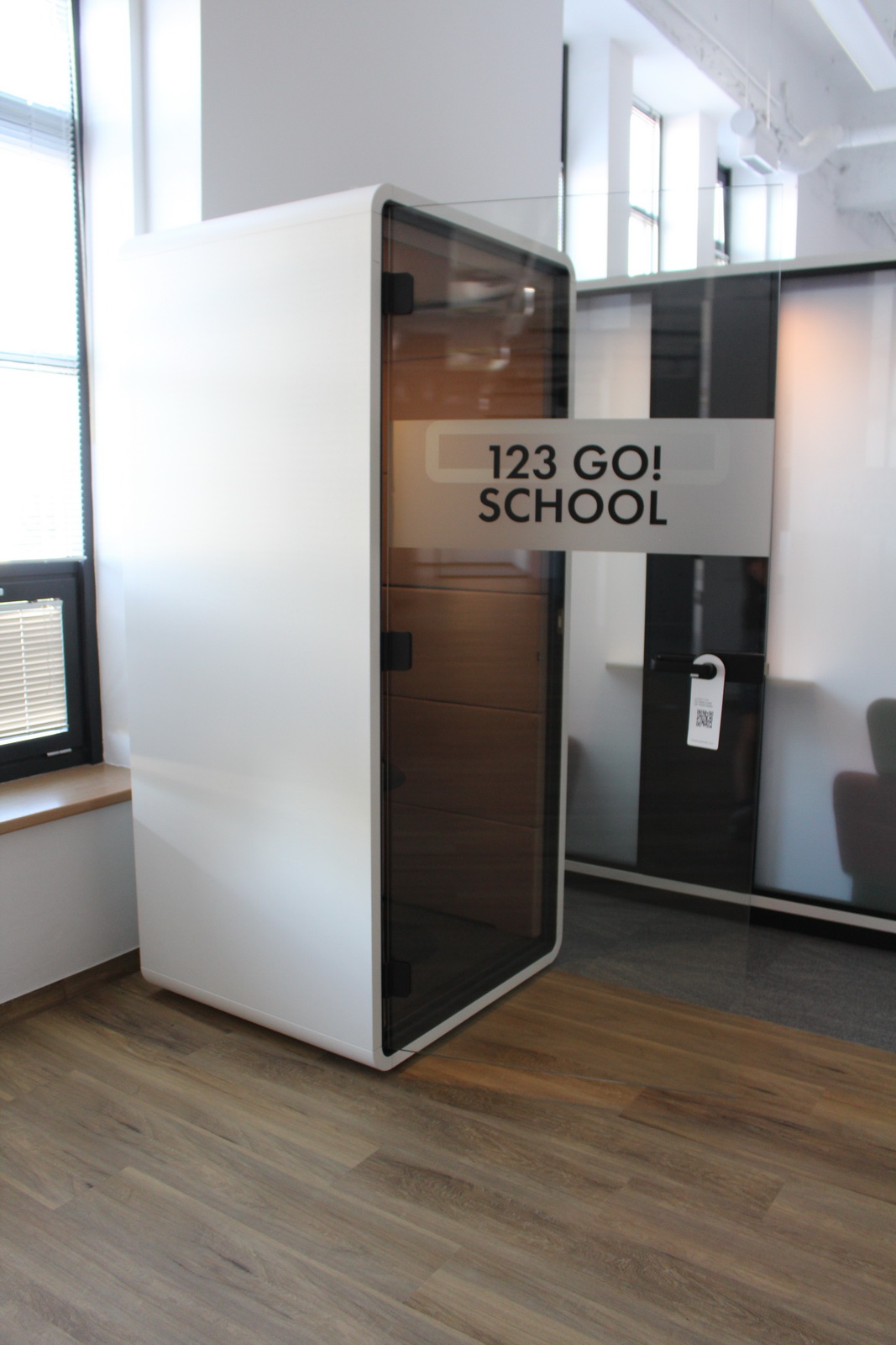 1 fős meeting hub (123 Go! School) 8