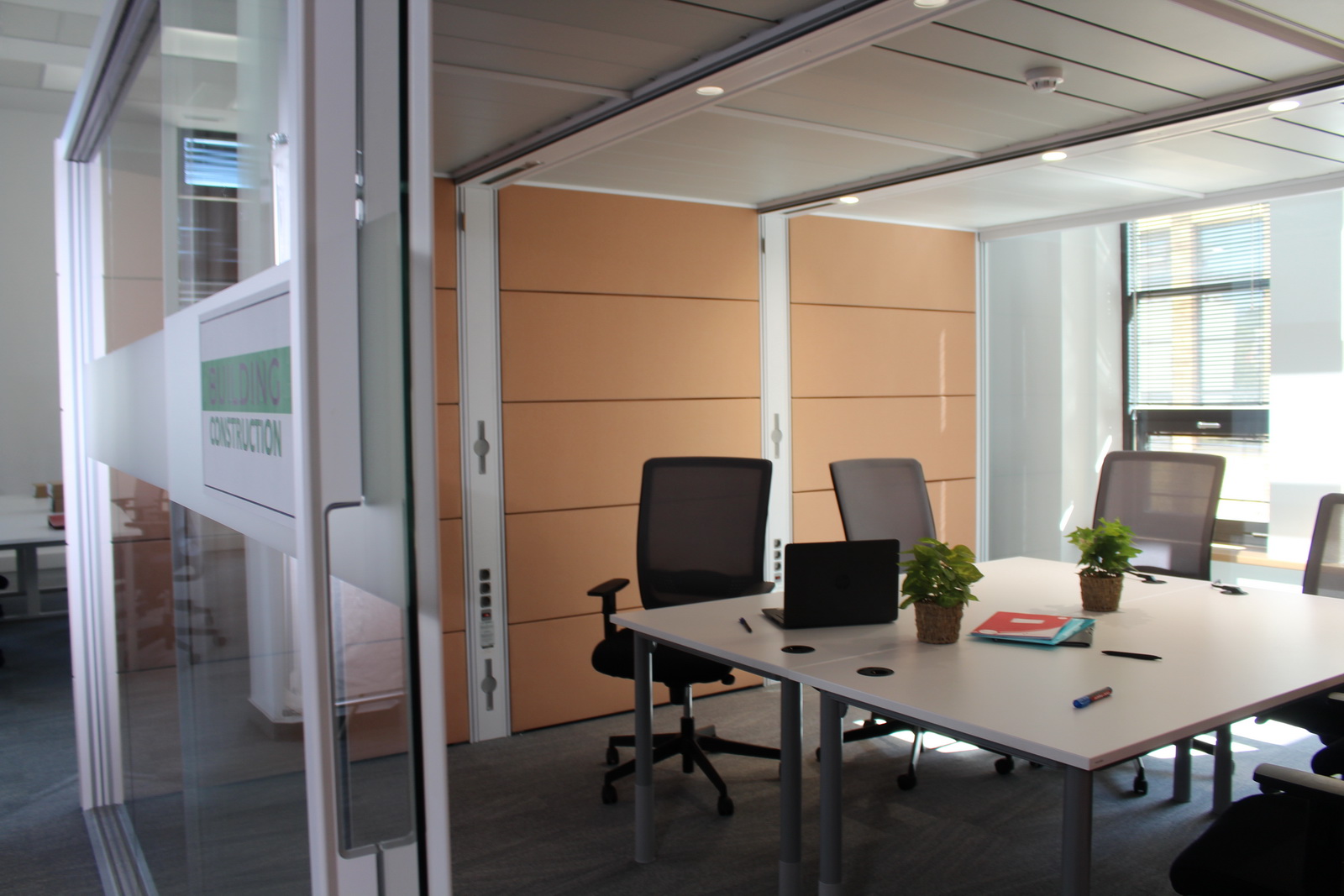 Orangebox meetingbox 3