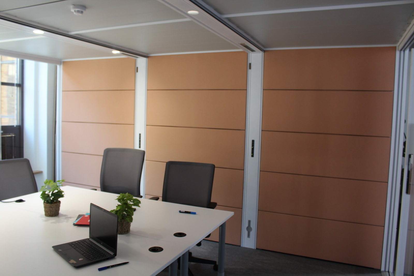 Orangebox meetingbox 4