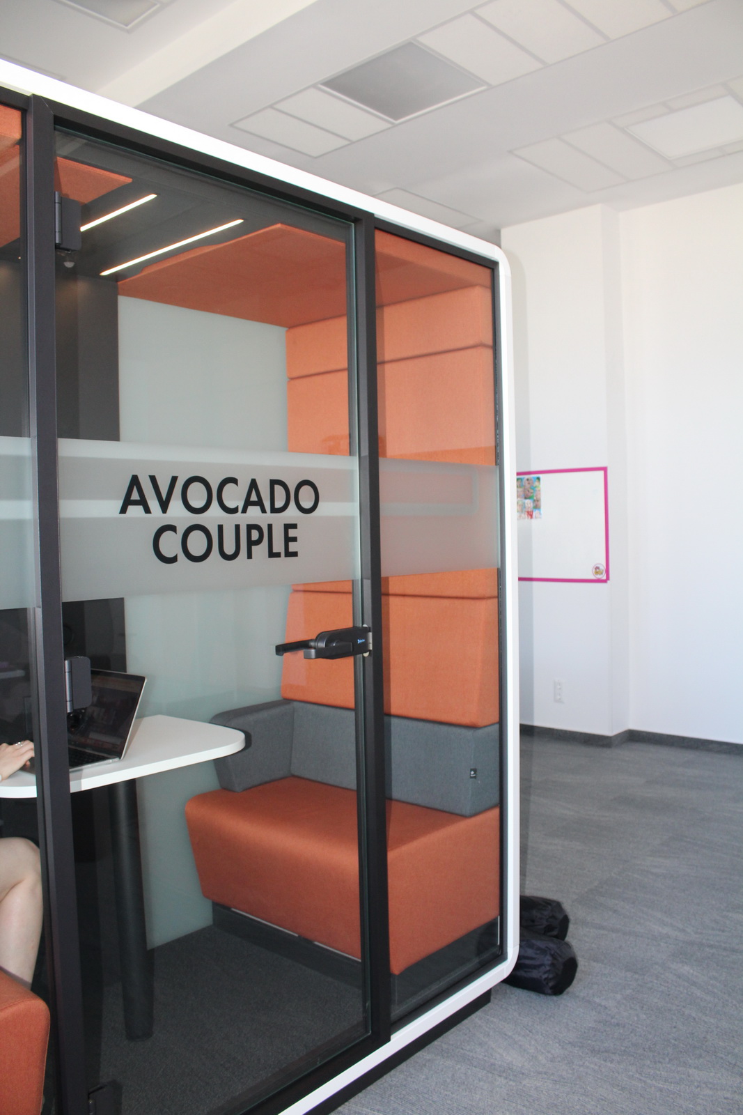 2 fős meeting hub (Avocado Couple) 3