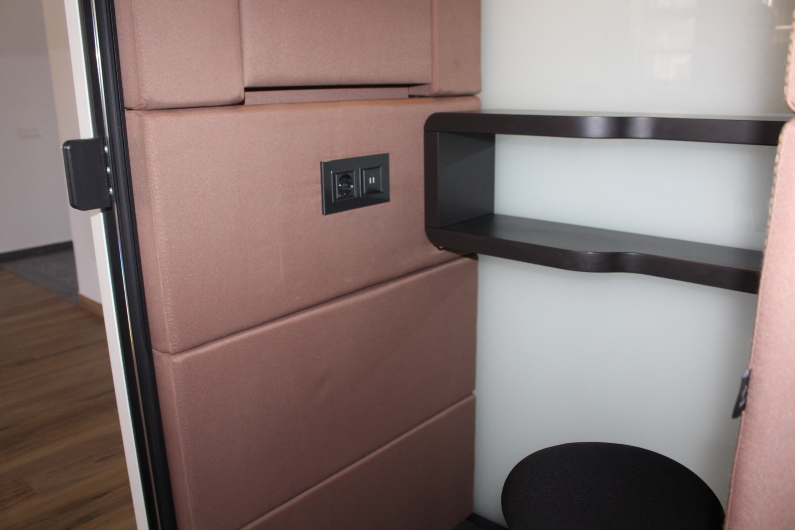 1 fős meeting hub (Cool Tool) 5