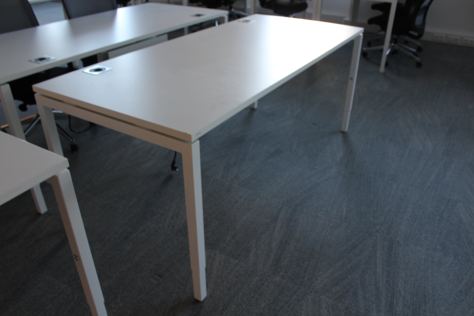 Íróasztal (fehér lábú) 3