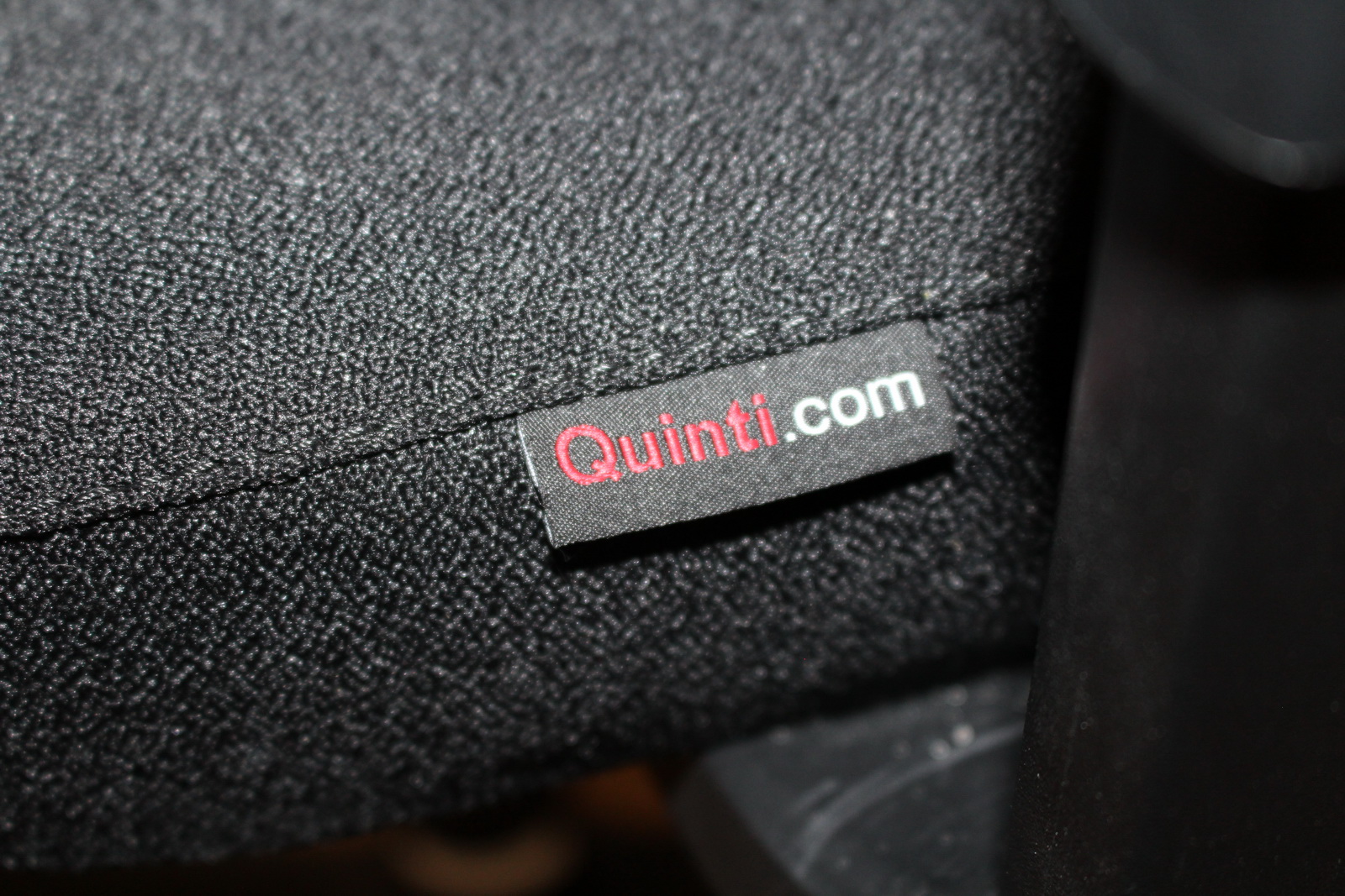 Irodai szék (QUINTI-fekete lábbal) 3