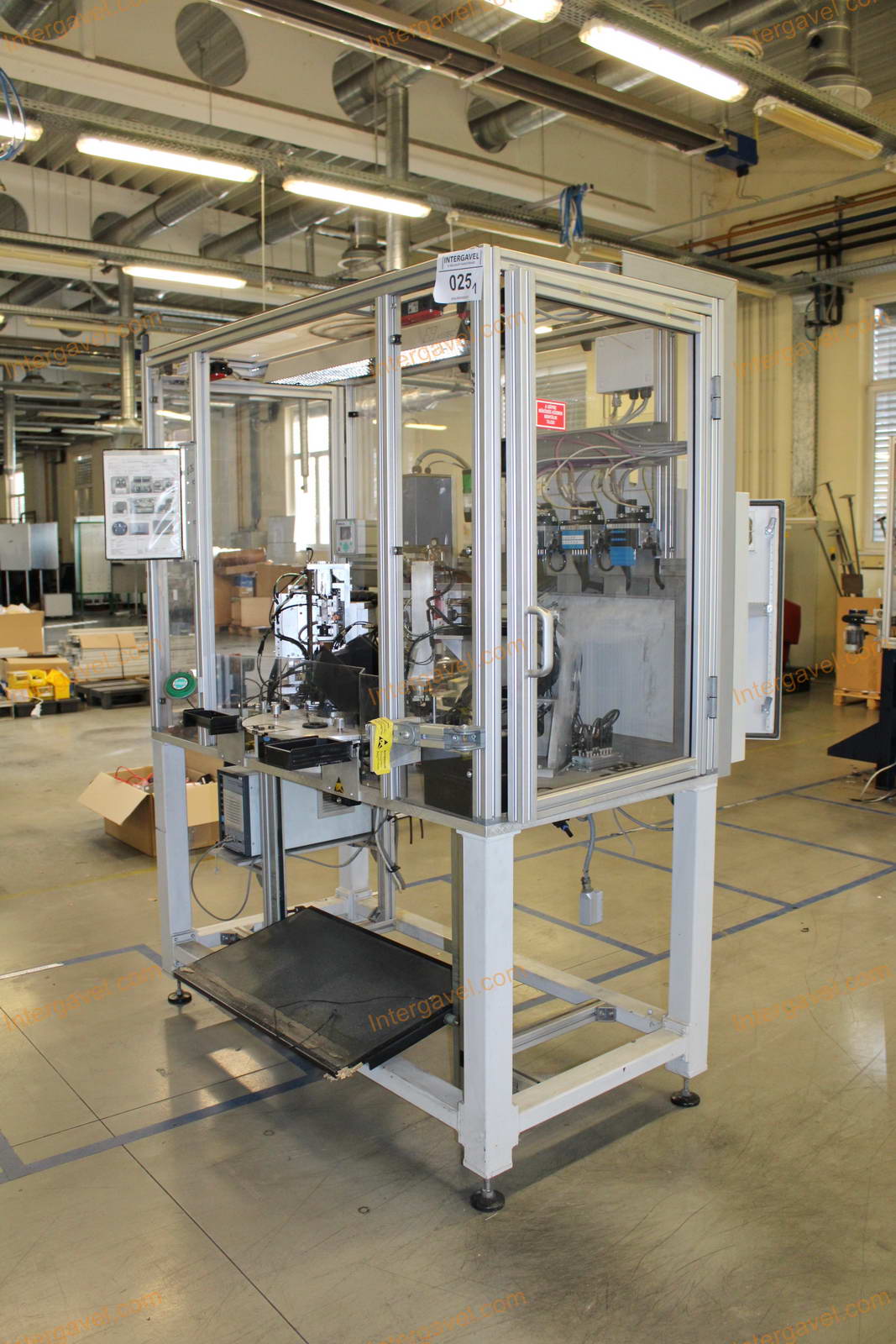 Bontott szerelő munkahely 2