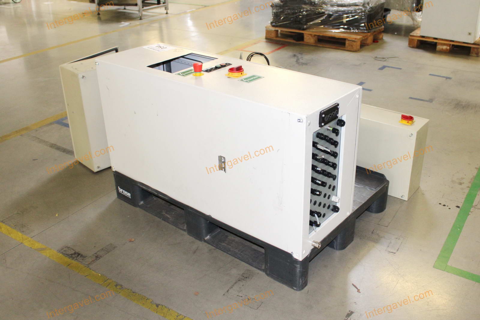 Bontott kapcsolószekrény 2