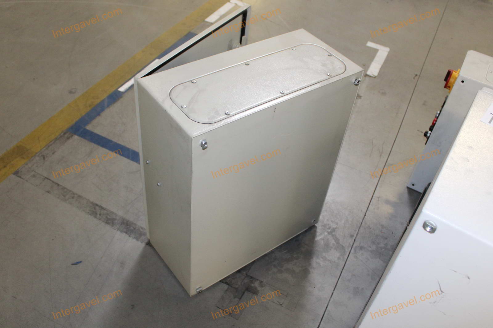 Bontott kapcsolószekrény 16