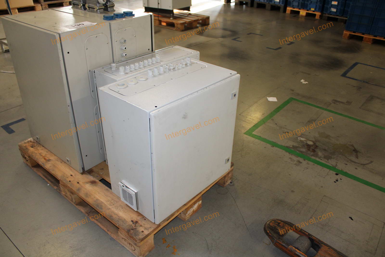 Bontott kapcsolószekrény 2