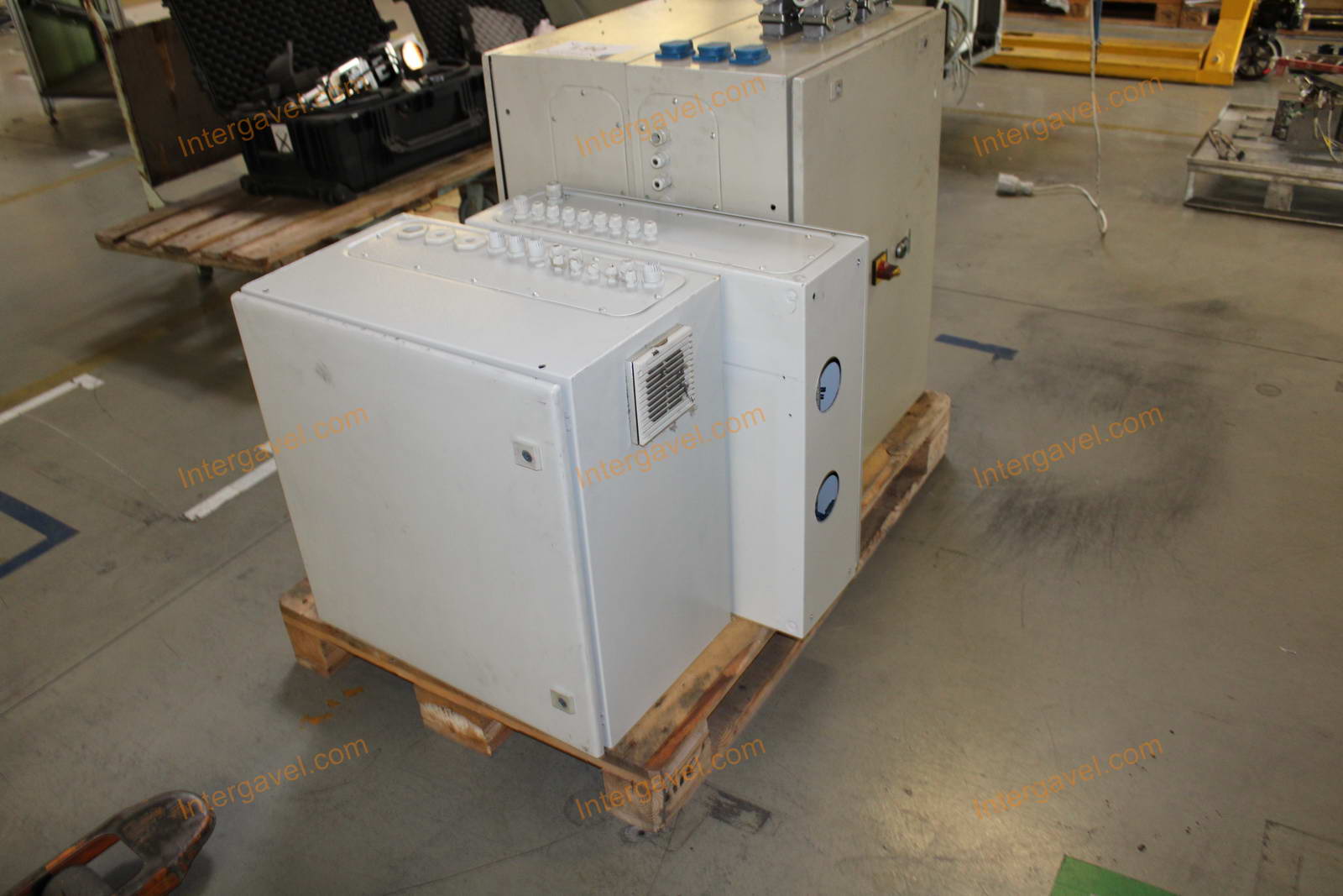 Bontott kapcsolószekrény 3