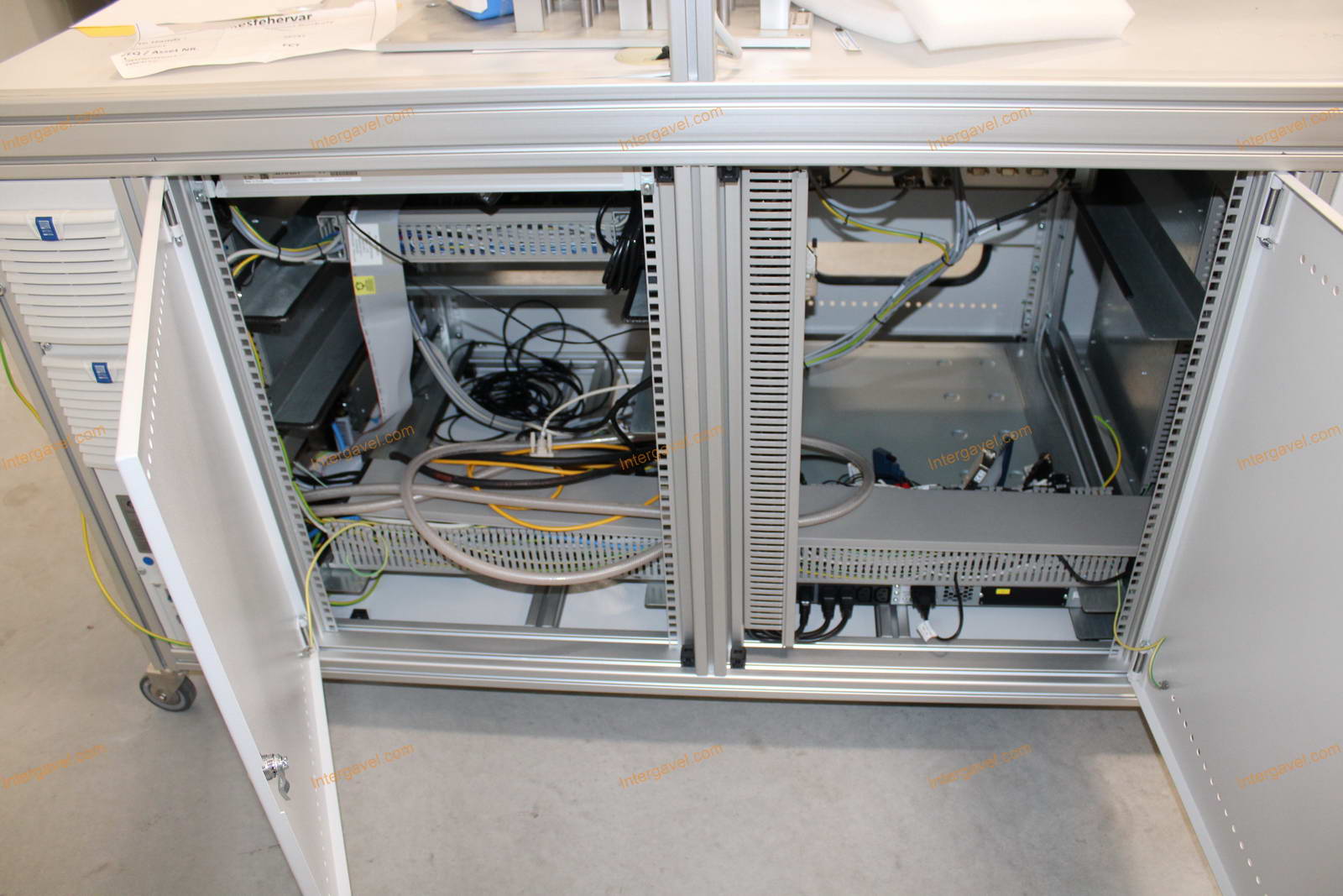 Bontott teszt szekrény 27