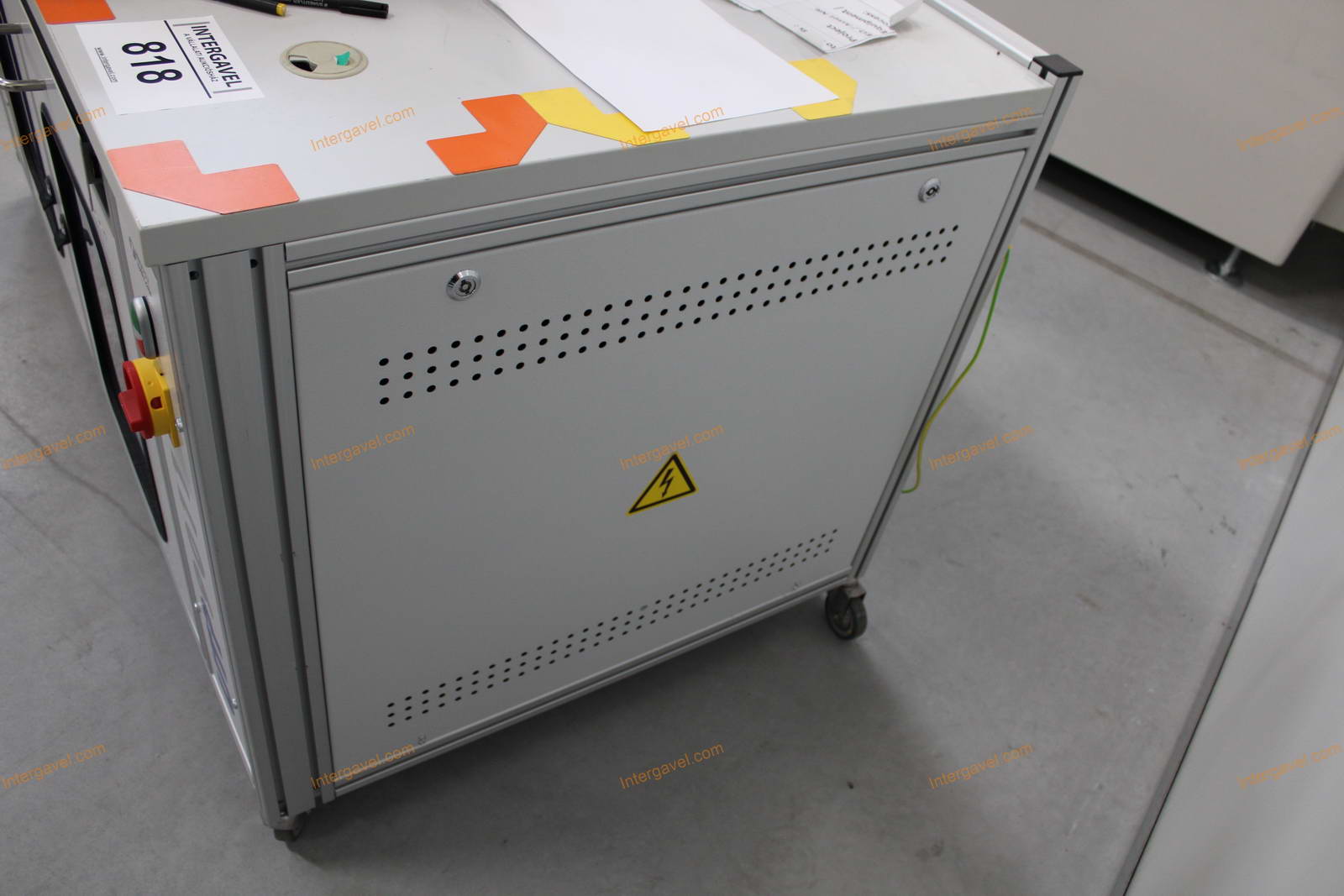 Bontott teszt szekrény 29