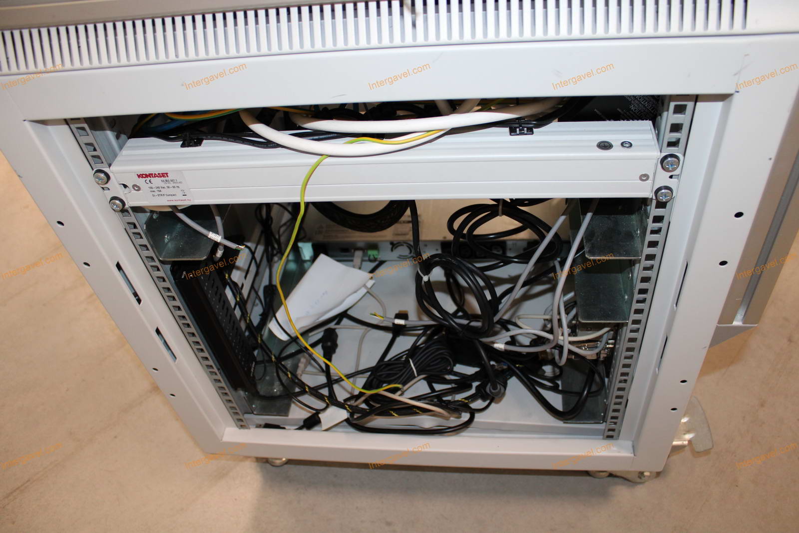 Bontott teszt szekrény 5